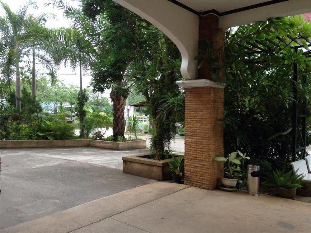 Princess Park Hotel Surat Thani Extérieur photo